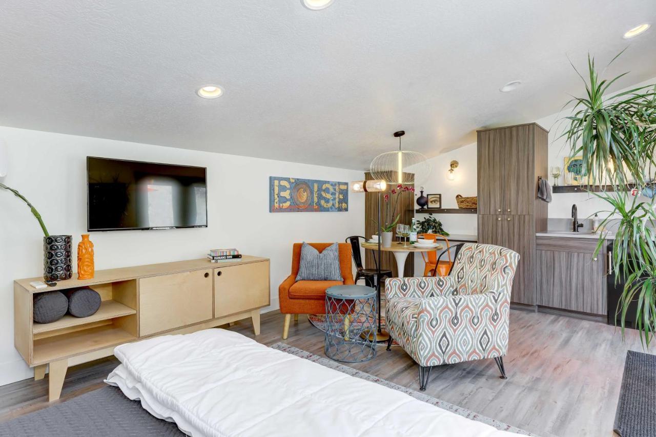 Stylish And Modern Boise Studio With Foothills Views! Exterior photo