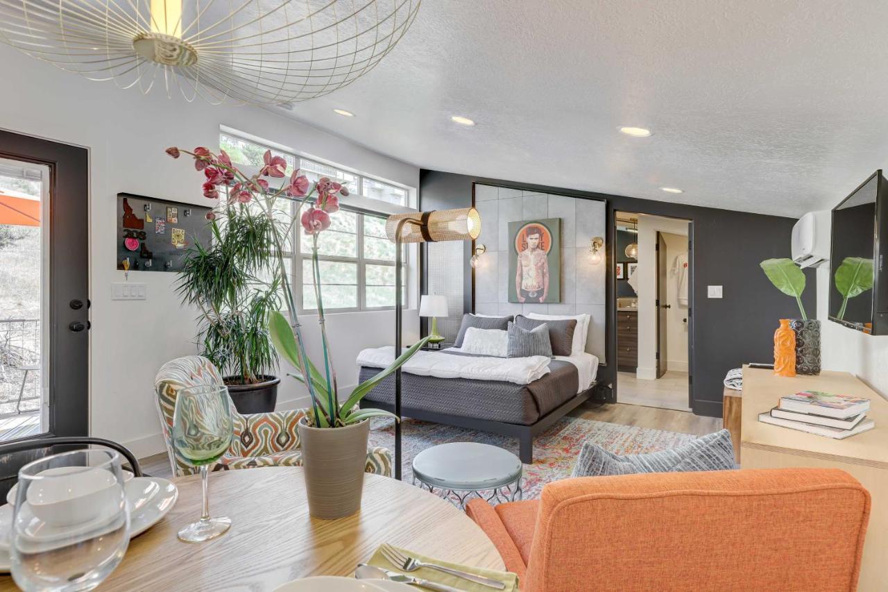 Stylish And Modern Boise Studio With Foothills Views! Exterior photo