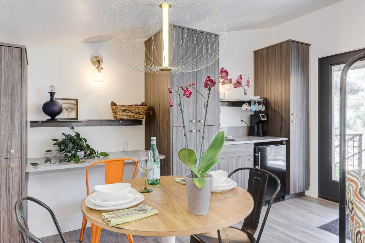 Stylish And Modern Boise Studio With Foothills Views! Exterior photo
