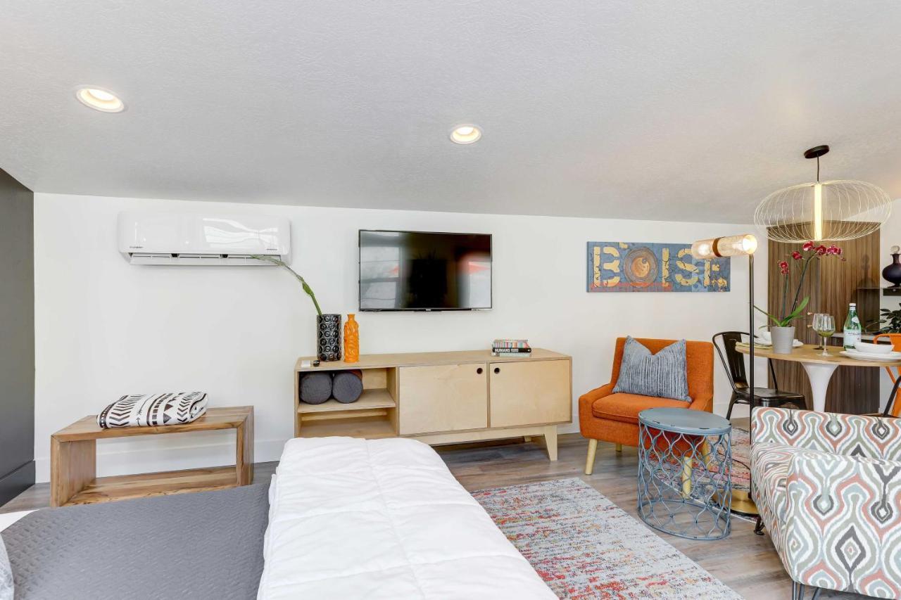 Stylish And Modern Boise Studio With Foothills Views! Exterior photo