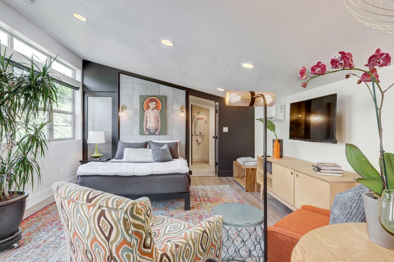 Stylish And Modern Boise Studio With Foothills Views! Exterior photo