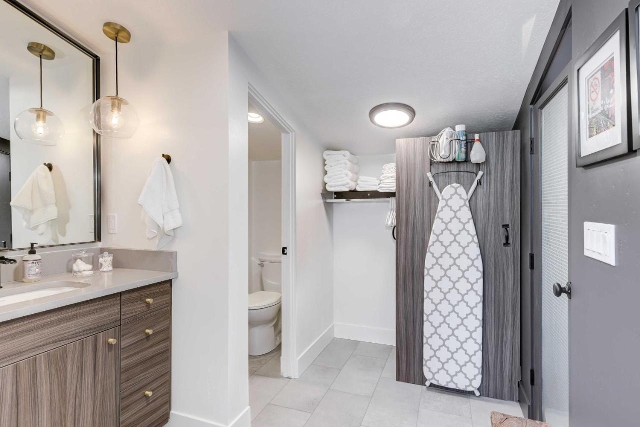 Stylish And Modern Boise Studio With Foothills Views! Exterior photo